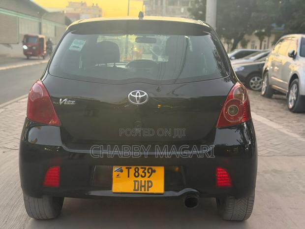 Toyota Vitz 1.5 FWD 5dr 2005 Black