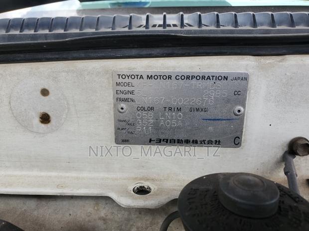 Toyota Hilux 2012 White