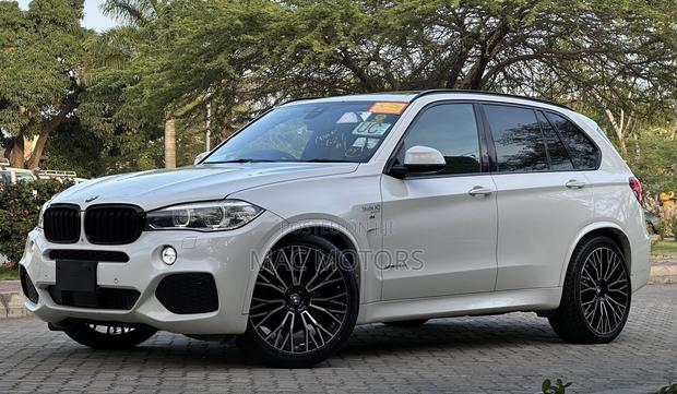 BMW X5 xDrive35d 4dr SUV AWD (3.0L 6cyl Turbodiesel 8A) 2015 White