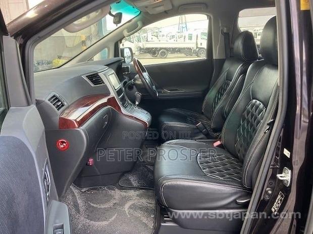 Toyota Vellfire X 2.4 FWD 8-Seater 2011 Purple