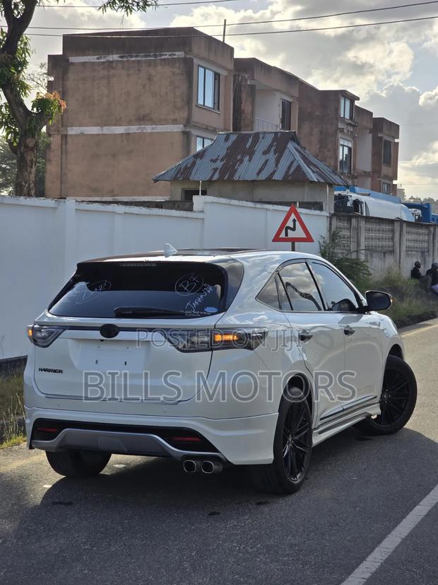 Toyota Harrier 2.0 4WD 2015 White