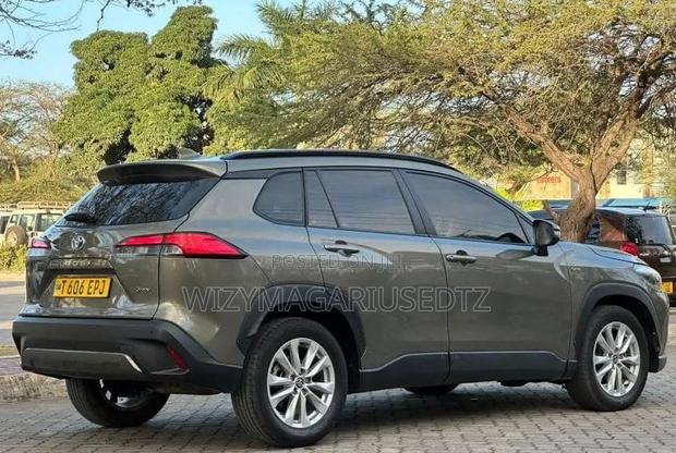Toyota Corolla Cross 2025 Burgundy