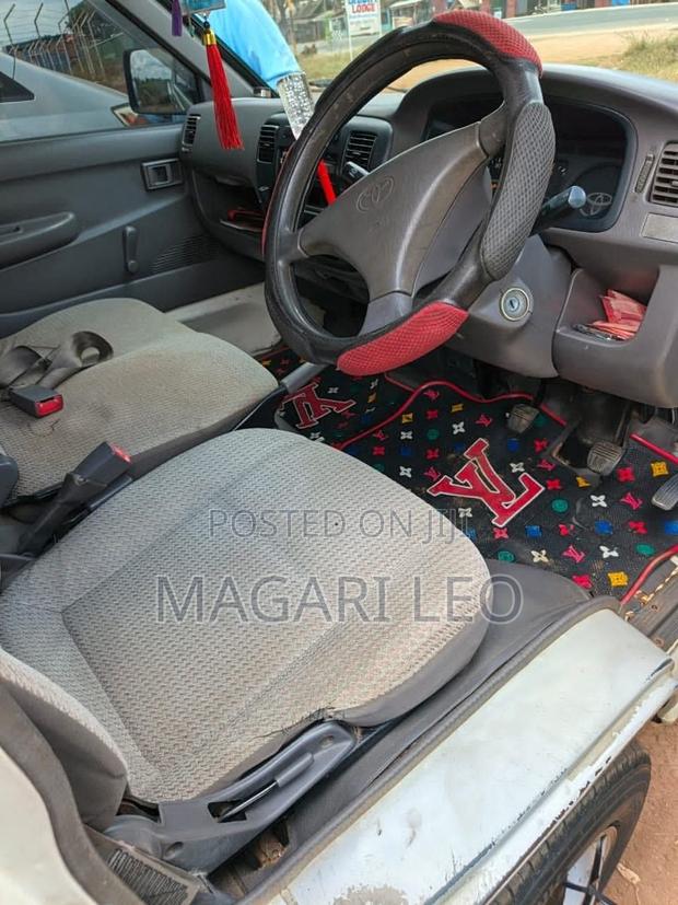 Toyota TownAce 2004 White