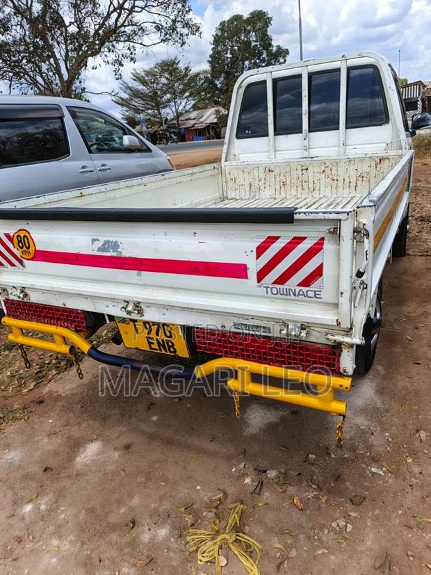 Toyota TownAce 2004 White