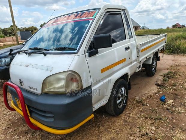 Toyota TownAce 2004 White