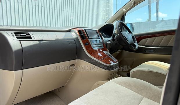 Toyota Alphard 2002 Black