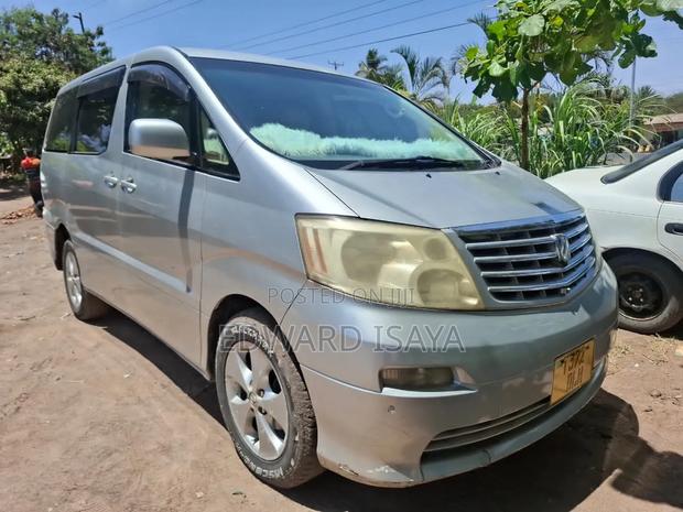 Toyota Alphard 2005 Silver