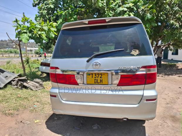 Toyota Alphard 2005 Silver