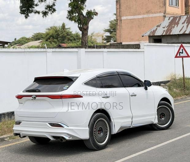 Toyota Harrier 2021 White