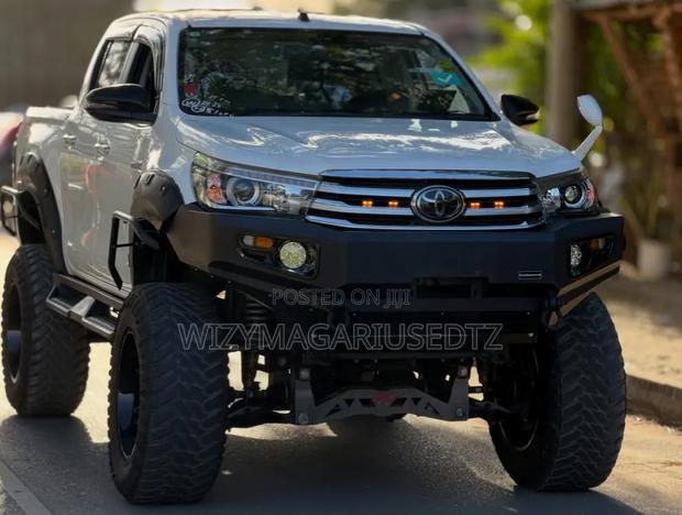 Toyota Hilux 2019 Pearl