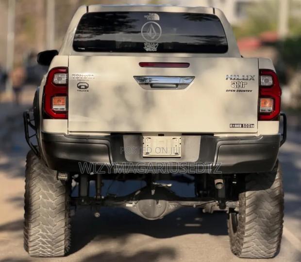 Toyota Hilux 2019 Pearl