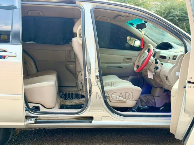 Toyota Raum 2004 Silver
