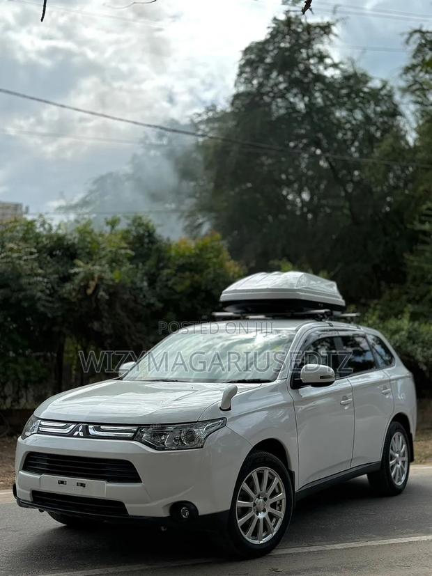Mitsubishi Outlander 2013 Yellow