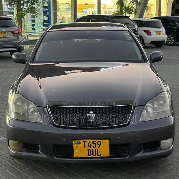 Toyota Crown 2006 Black
