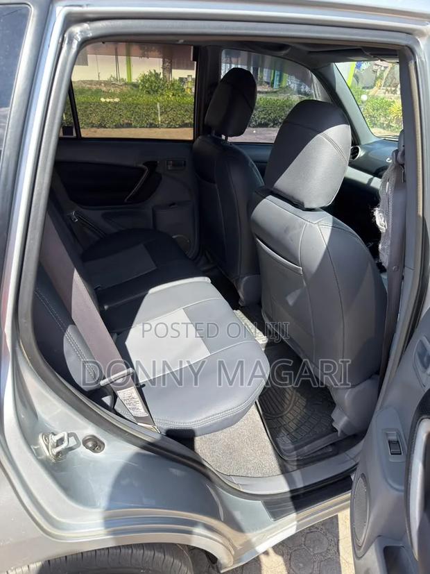 Toyota RAV4 2004 Silver