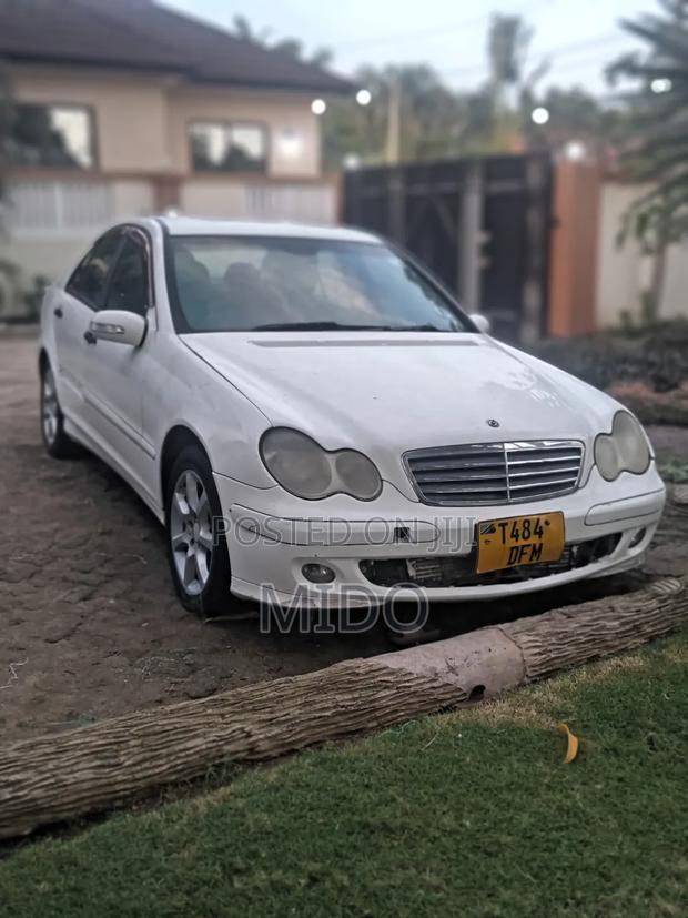 Mercedes-Benz C-Class C 180 Kompressor (S203) 2006 White