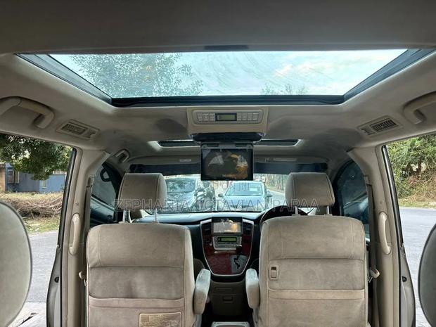 Toyota Alphard 2005 Silver