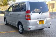 Toyota Noah 2005 Silver for sale