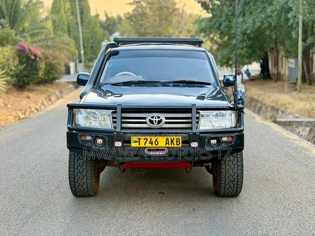 Toyota Land Cruiser 2004 Blue