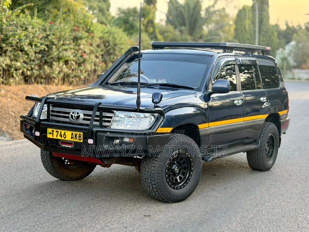 Toyota Land Cruiser 2004 Blue