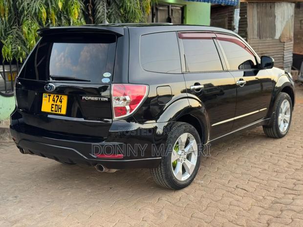 Subaru Forester 2010 Black