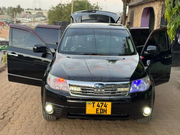 Subaru Forester 2010 Black