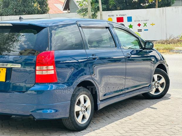 Toyota Wish 2005 Blue