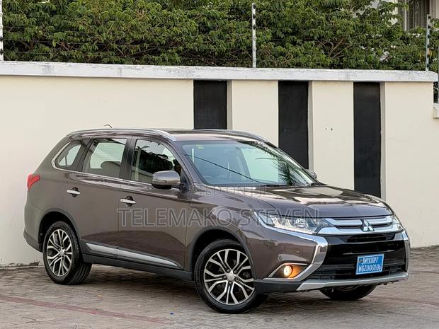 Mitsubishi Outlander 2015 Gray
