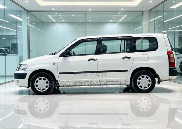 Toyota Succeed 2006