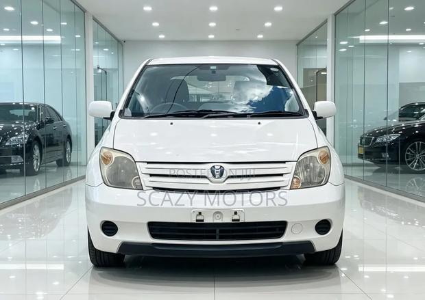 Toyota IST 2005 White