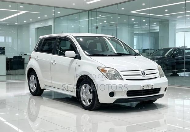 Toyota IST 2005 White