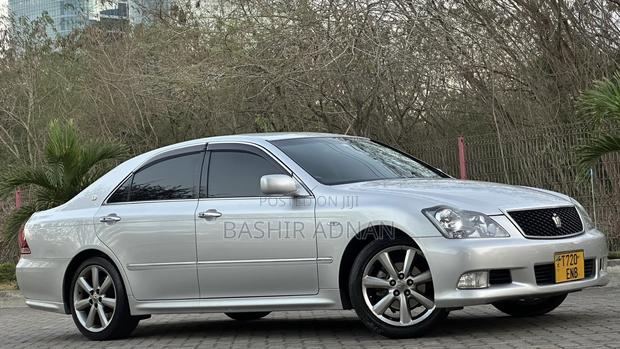 Toyota Crown 2006 Silver