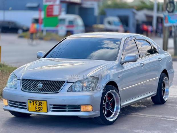 Toyota Crown 2006 Silver