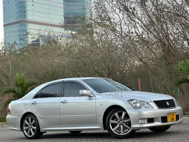 Toyota Crown 2006 Silver