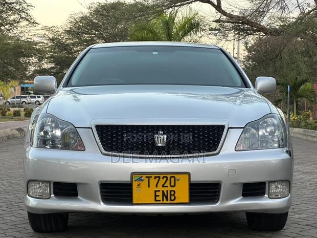 Toyota Crown 2006 Silver