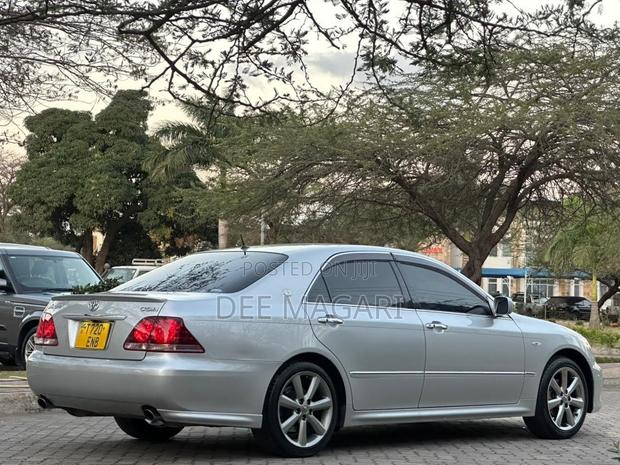 Toyota Crown 2006 Silver