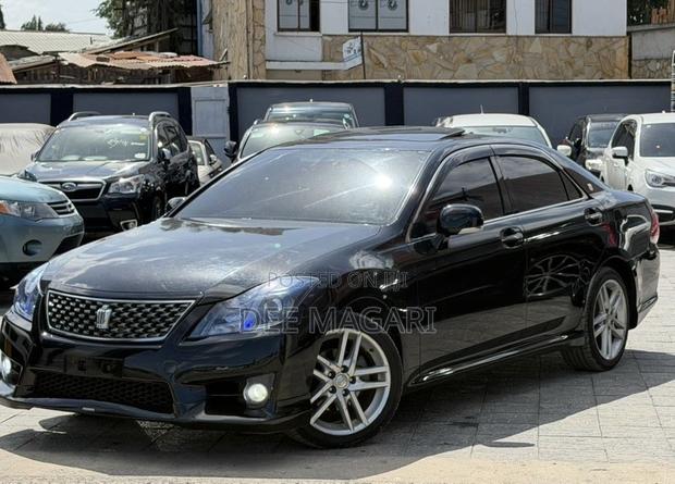 Toyota Crown 2011 Black