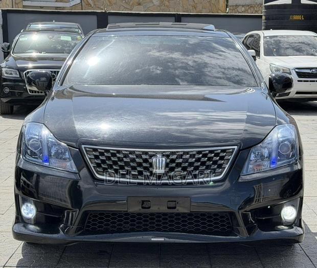 Toyota Crown 2011 Black
