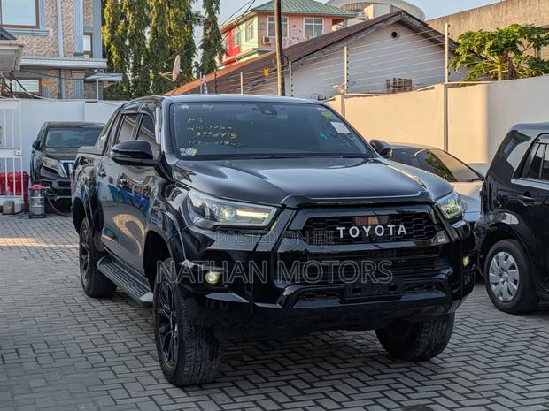Toyota Hilux 2023 Black