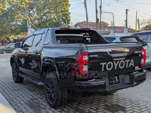 Toyota Hilux 2023 Black