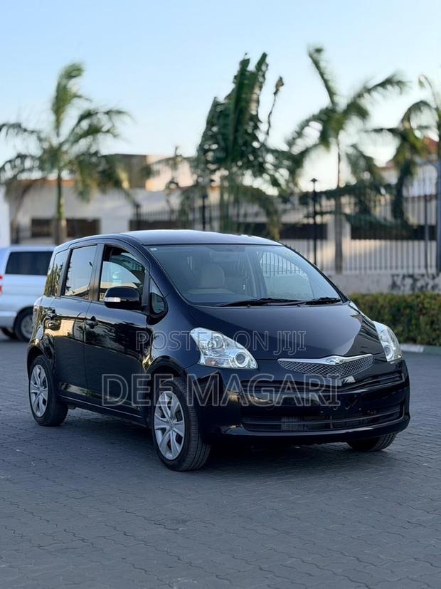 Toyota Ractis 2008 Black