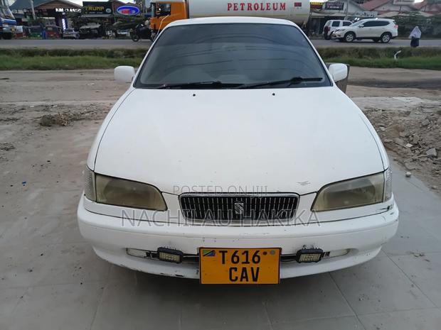 Toyota Sprinter 2000 White