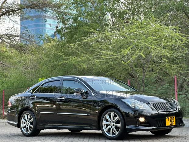 Toyota Crown 2009 Black