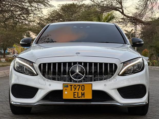 Mercedes-Benz C200 2015 White
