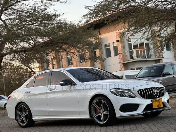 Mercedes-Benz C200 2015 White