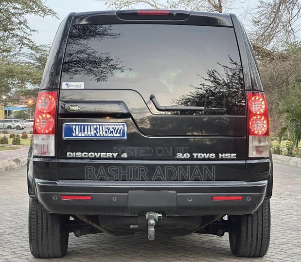 Land Rover Discovery 2015 Matt Black