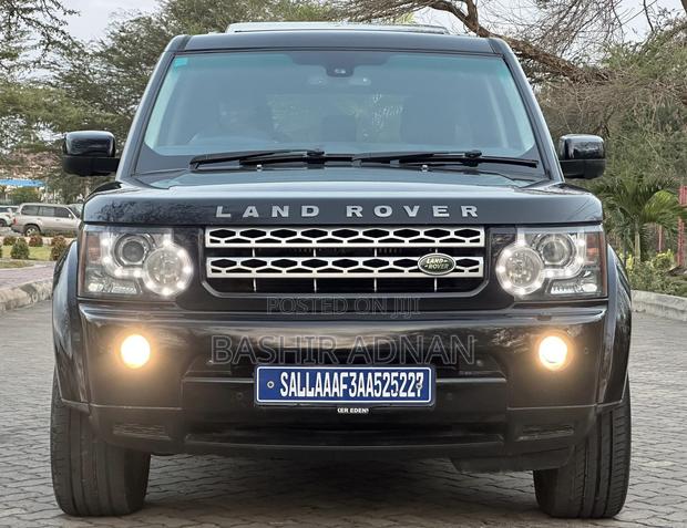Land Rover Discovery 2015 Matt Black