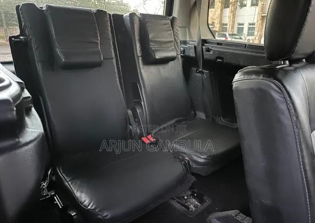 Land Rover Discovery 2011 Silver