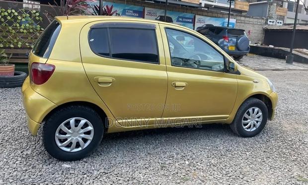 Toyota Vitz 1.0 FWD 3dr 2004 Gold
