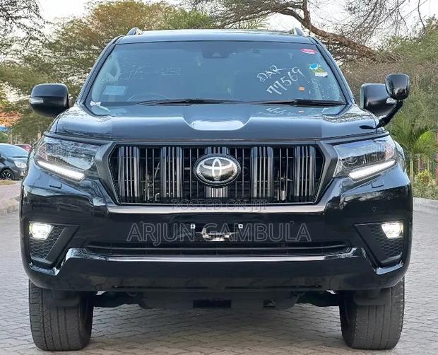Toyota Land Cruiser Prado 2022 Black